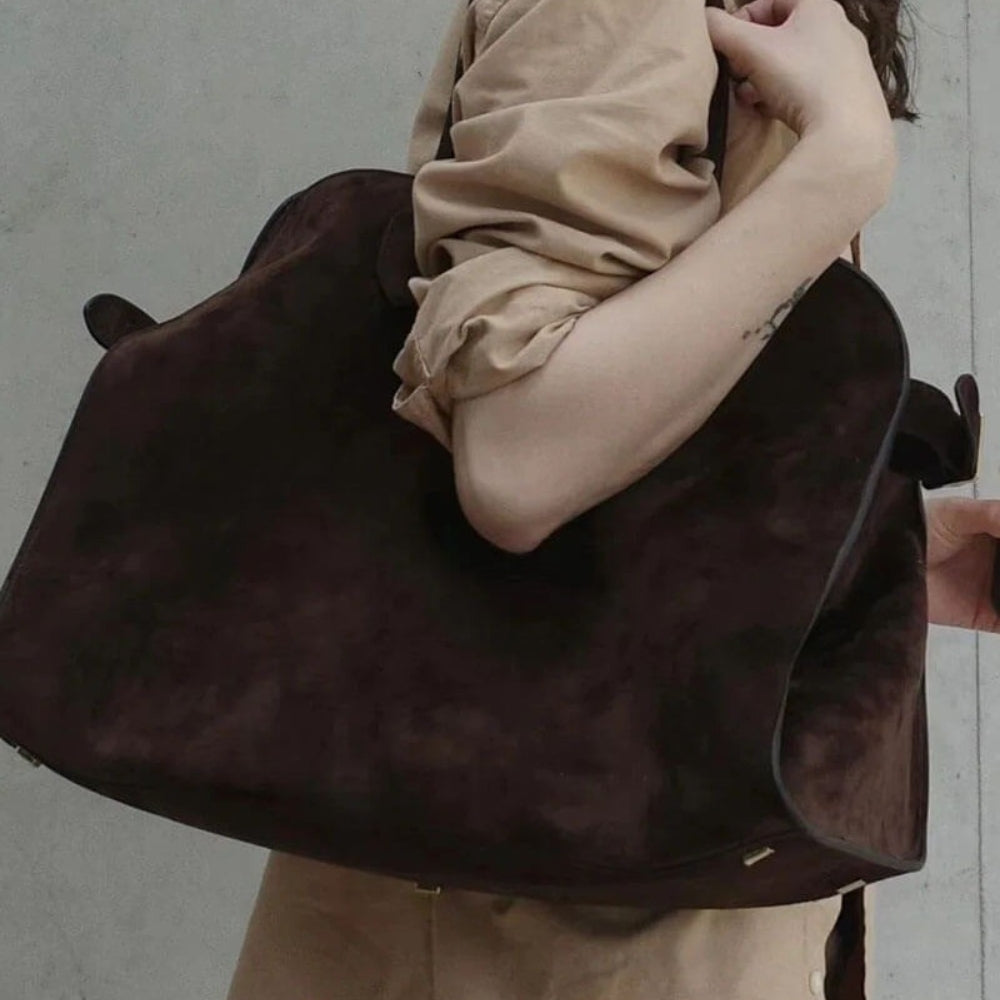 Alessia Shopper
