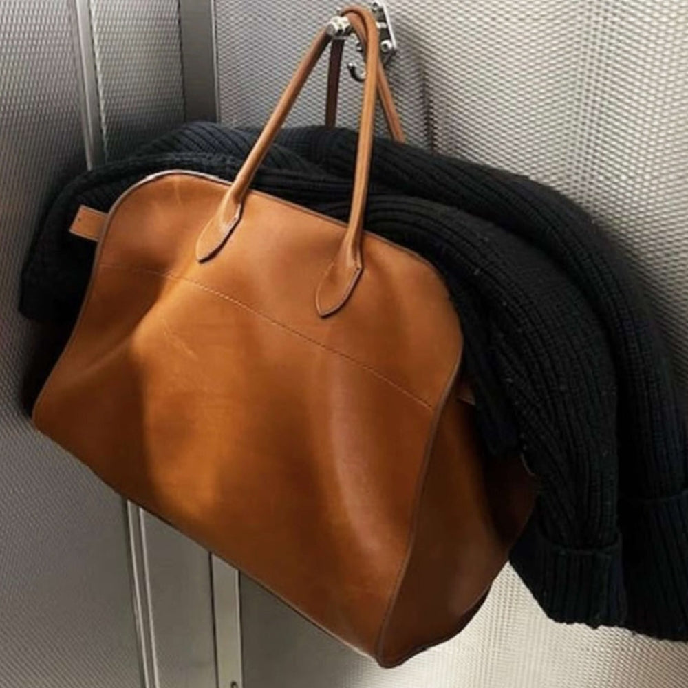 Alessia Shopper