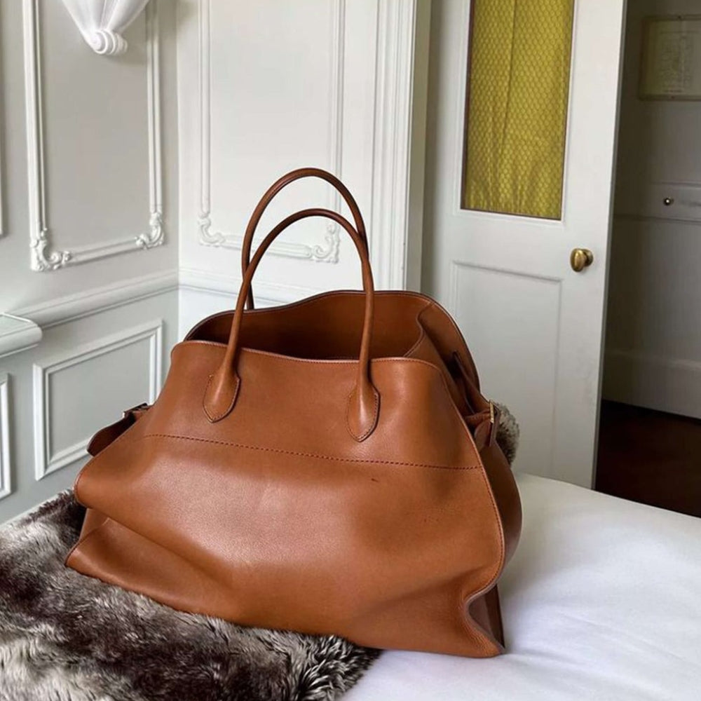 Alessia Shopper